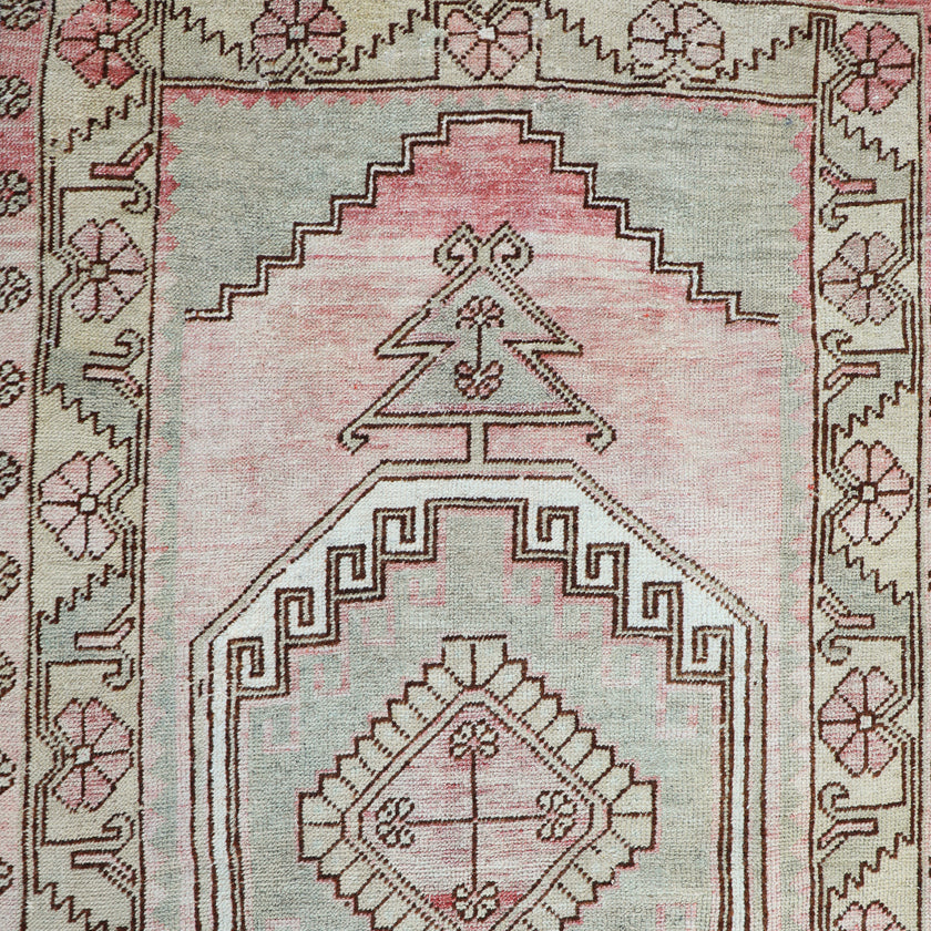 Z142 Handwoven Vintage Rug 3'2 x 5’9