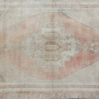 Z150 Handwoven Vintage Rug 3'2 x 5’8