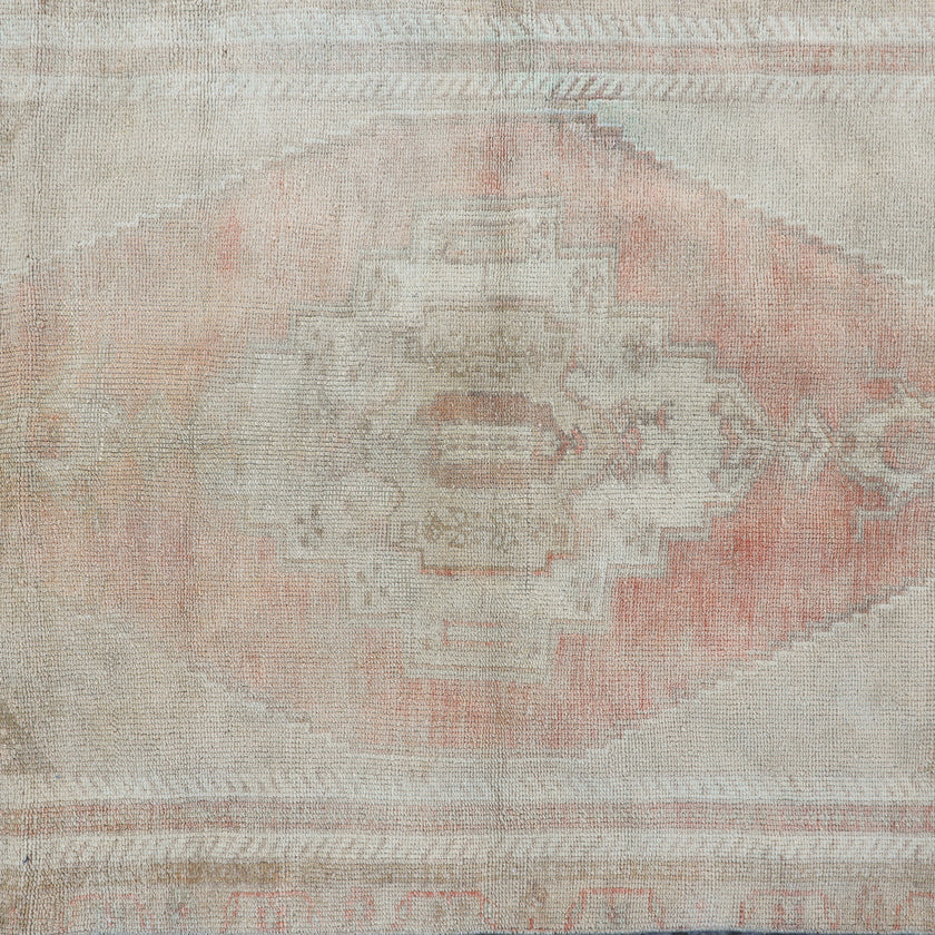 Z150 Handwoven Vintage Rug 3'2 x 5’8