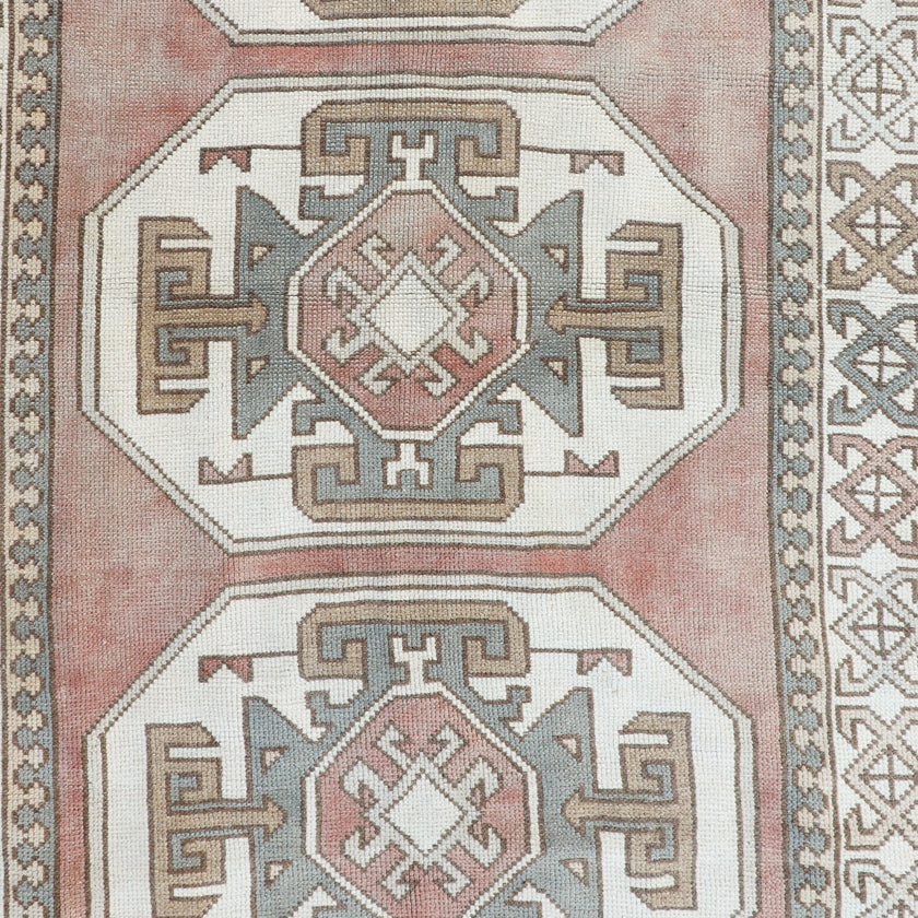 Z158 Handwoven Vintage Rug 4’1x6’9