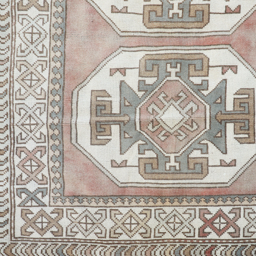 Z158 Handwoven Vintage Rug 4’1x6’9
