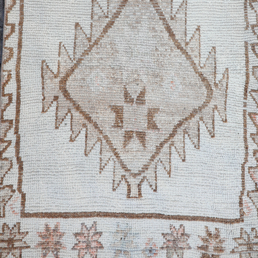 Z167 Handwoven Vintage Rug 3'1 x 10’4