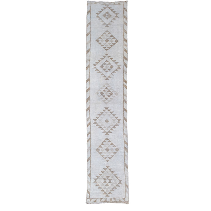 Z170 Handwoven Vintage Rug 2'10 x 12’11