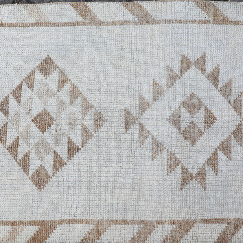 Z170 Handwoven Vintage Rug 2'10 x 12’11