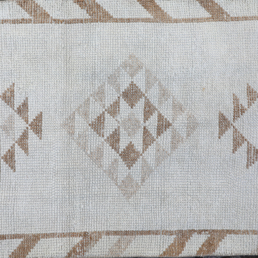 Z170 Handwoven Vintage Rug 2'10 x 12’11