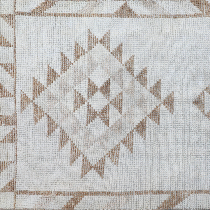 Z170 Handwoven Vintage Rug 2'10 x 12’11