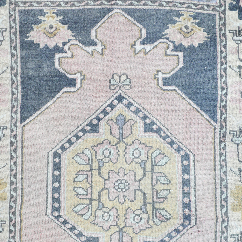 Z185 Handwoven Vintage Rug 2'9 x 9’1