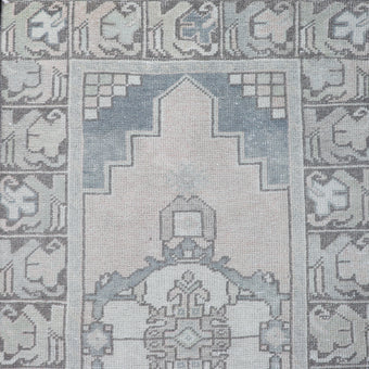 Z193 Handwoven Vintage Rug 2’9 x 9
