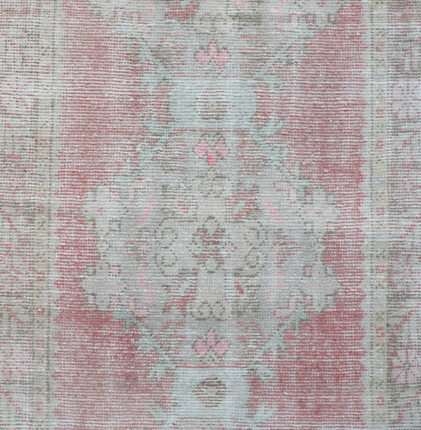 Z196 Handwoven Vintage Rug 2'10 x 9’10