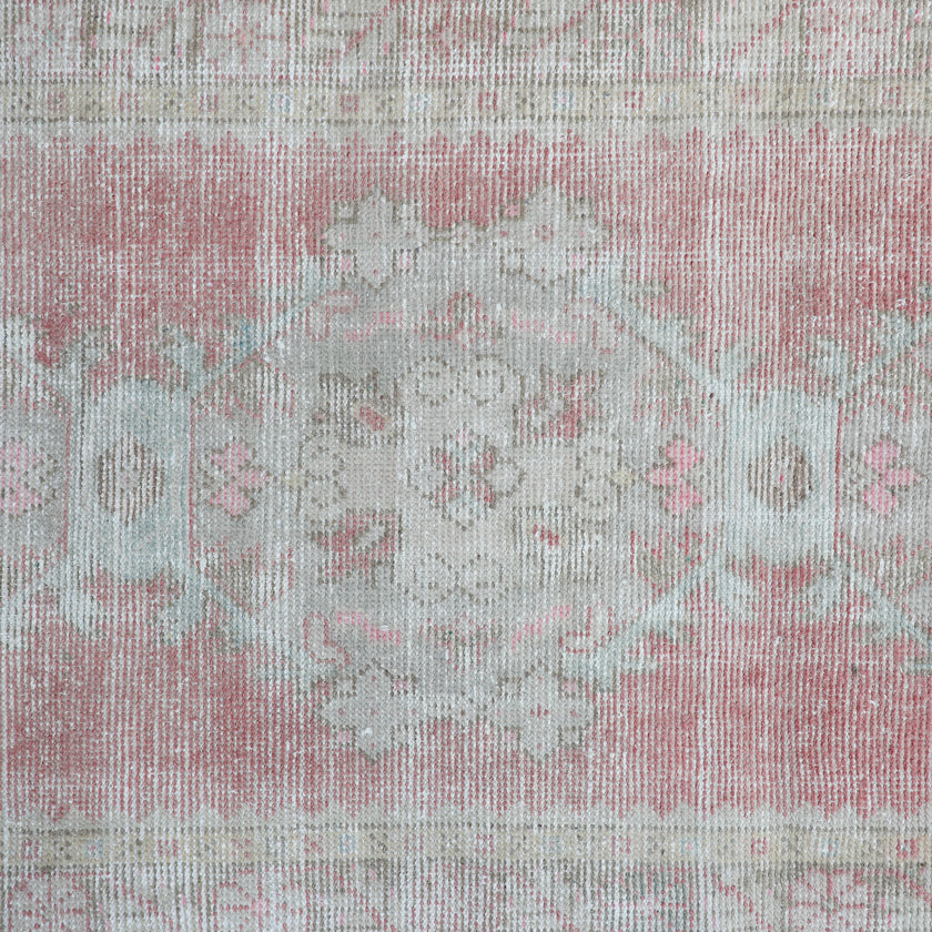 Z196 Handwoven Vintage Rug 2'10 x 9’10