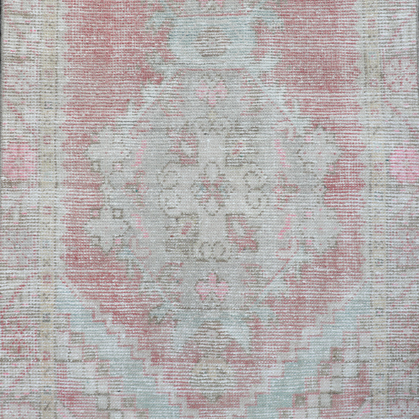 Z196 Handwoven Vintage Rug 2'10 x 9’10