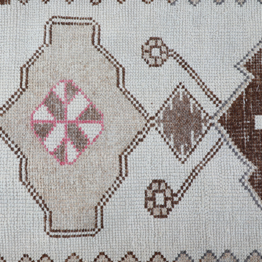 Z204 Handwoven Vintage Rug 2'11x10’10