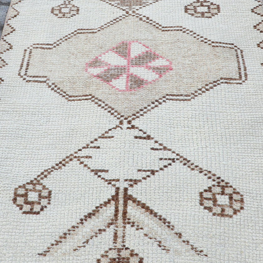 Z204 Handwoven Vintage Rug 2'11x10’10