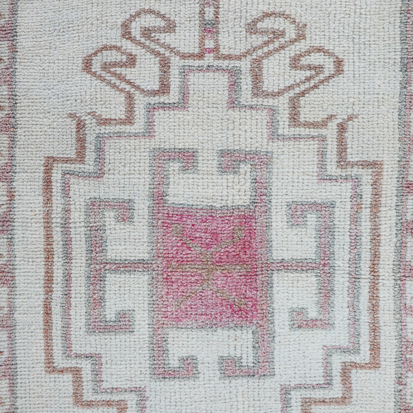 Z206 Handwoven Vintage Rug 3'2x14’3