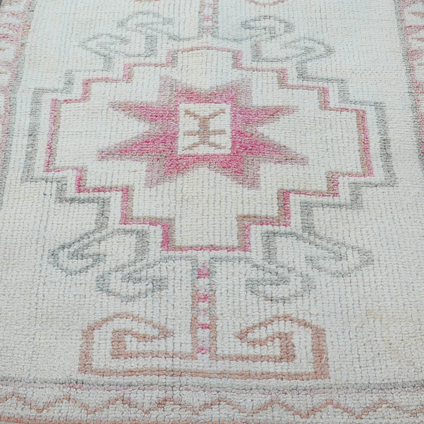Z206 Handwoven Vintage Rug 3'2x14’3