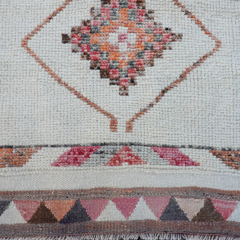 Z211 Handwoven Vintage Rug 3’2 x 12'3