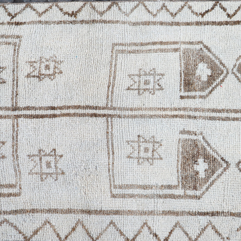 Z214 Handwoven Vintage Rug 2'10 x 11’8