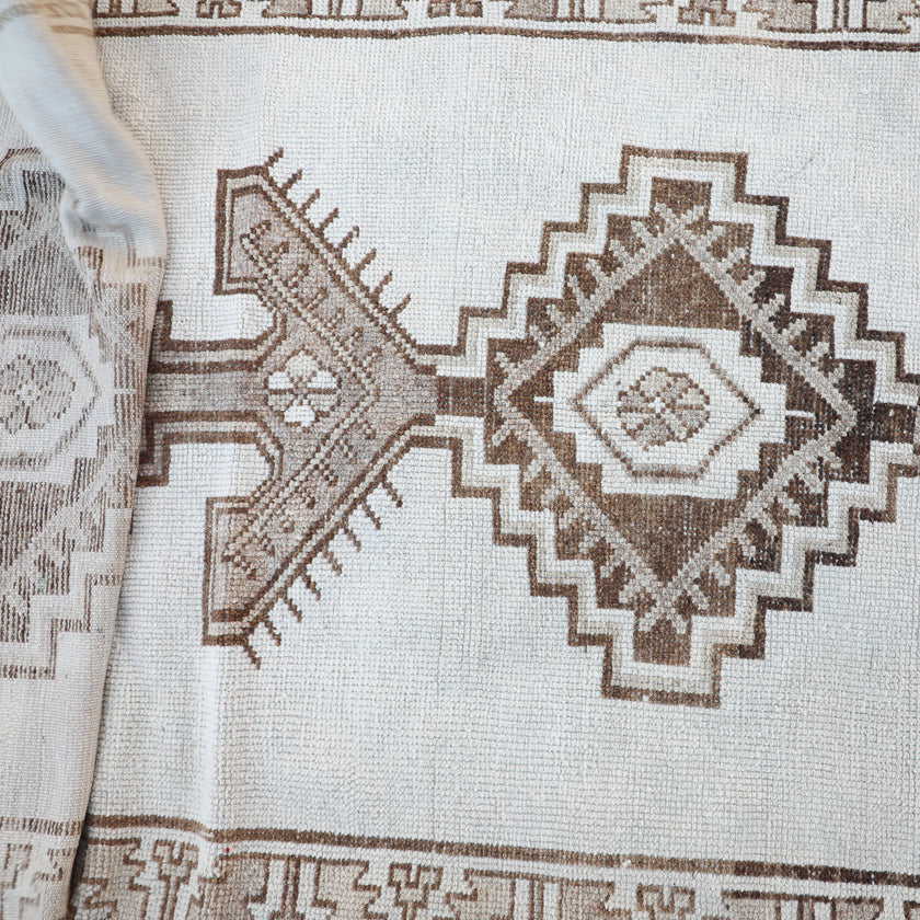 Z215 Handwoven Vintage Rug 4'2 x 11’2