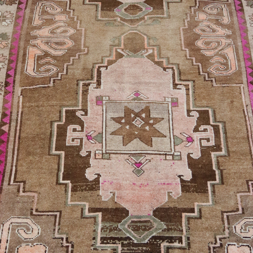 Z231 Handwoven Vintage Rug 5'10x11’11