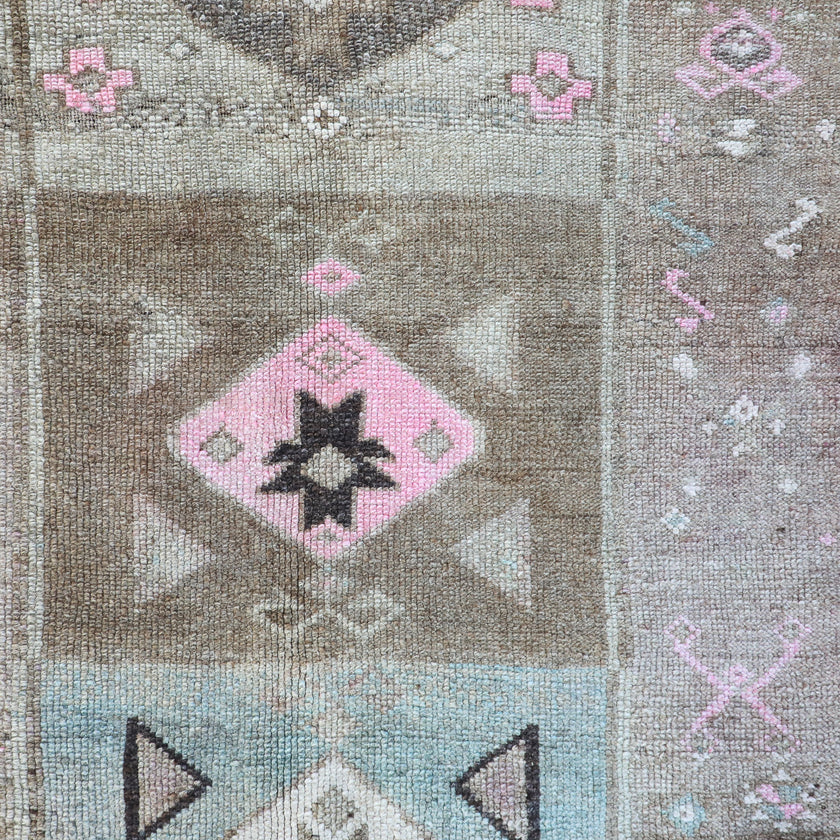 Z241 Handwoven Vintage Rug 3'2 x 8’11