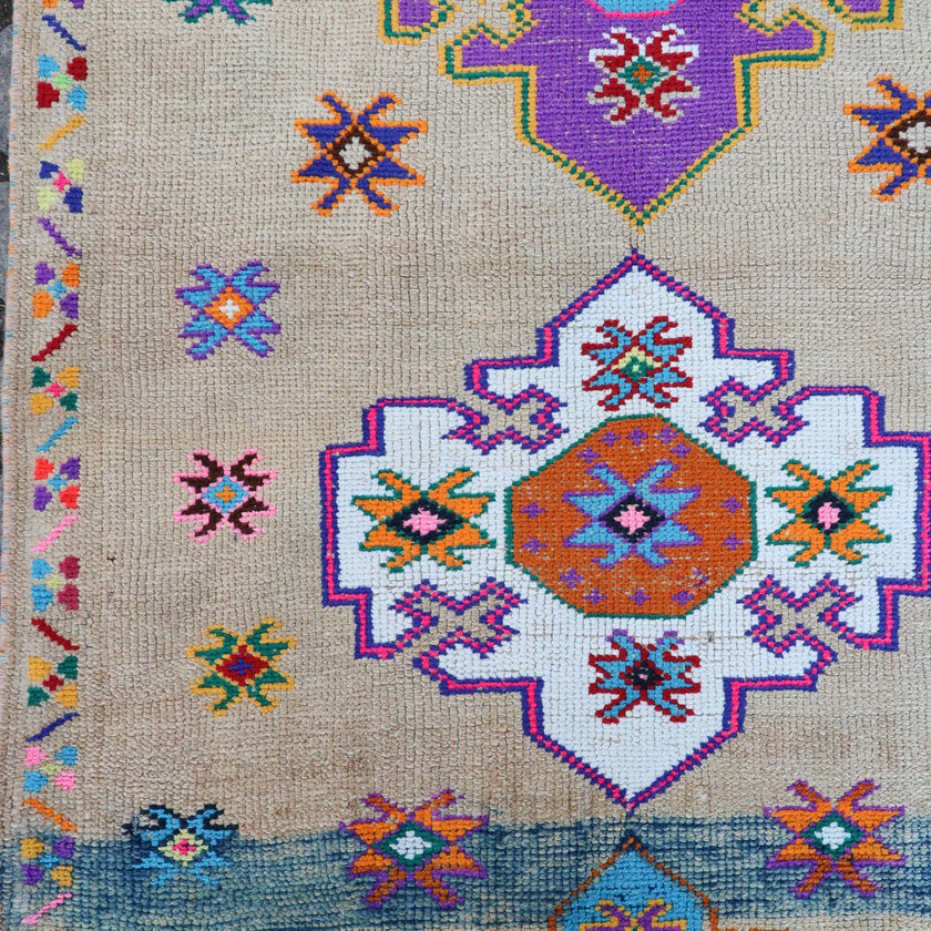Z243 Handwoven Vintage Rug 3'4 x 10’10