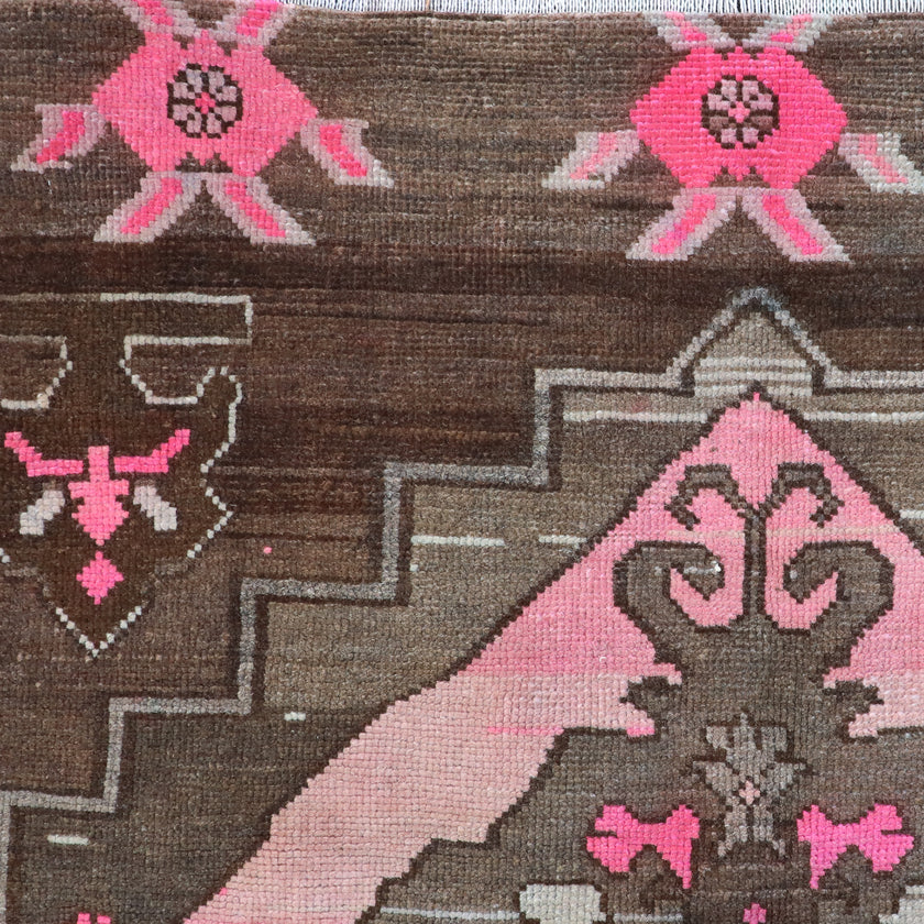 Z247 Handwoven Vintage Rug 3'8 x 7’6