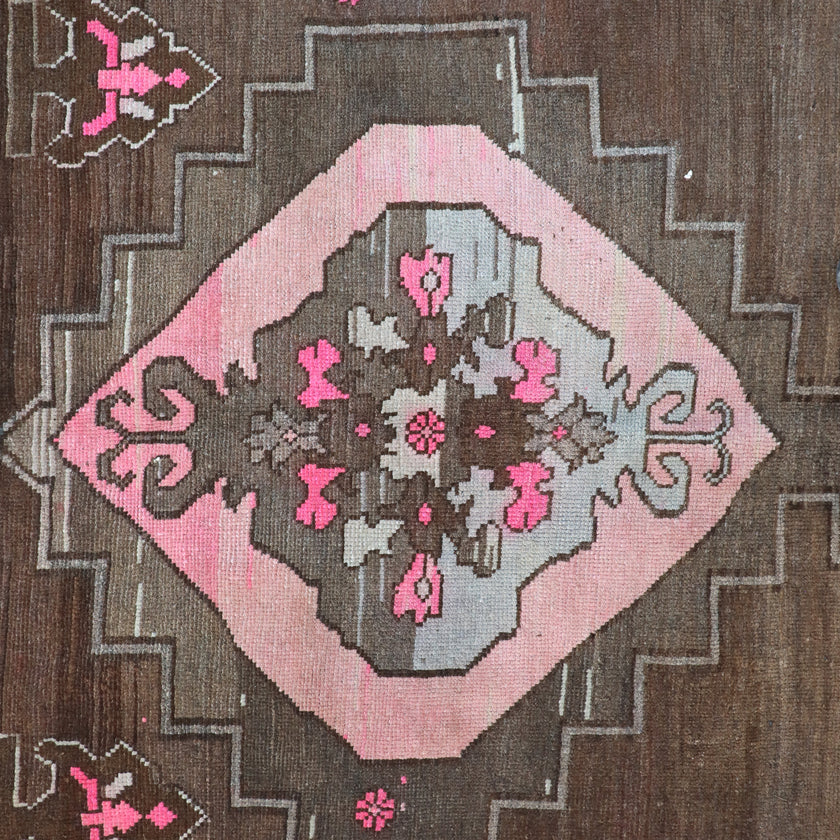 Z247 Handwoven Vintage Rug 3'8 x 7’6