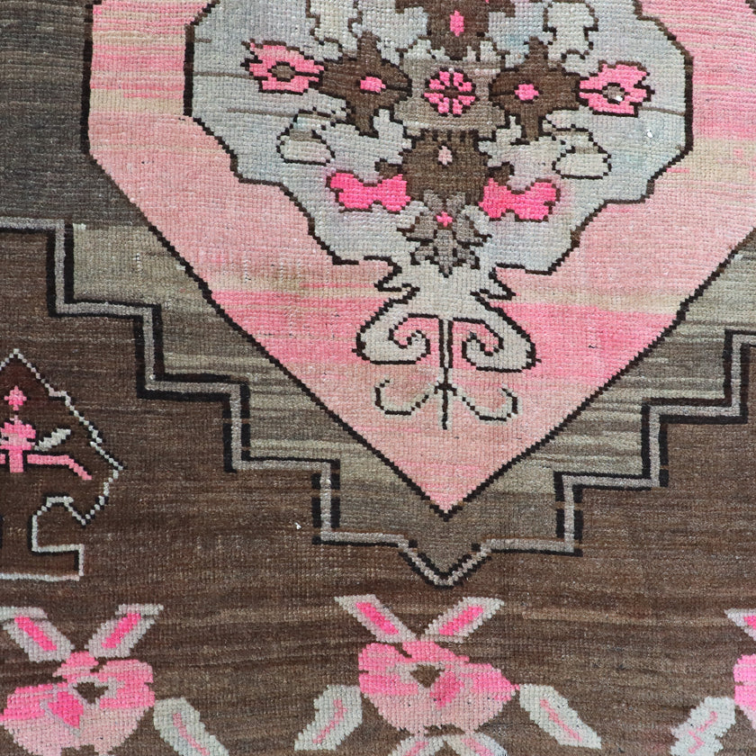 Z247 Handwoven Vintage Rug 3'8 x 7’6