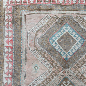 Z251 Handwoven Vintage Rug 5’4x9’8