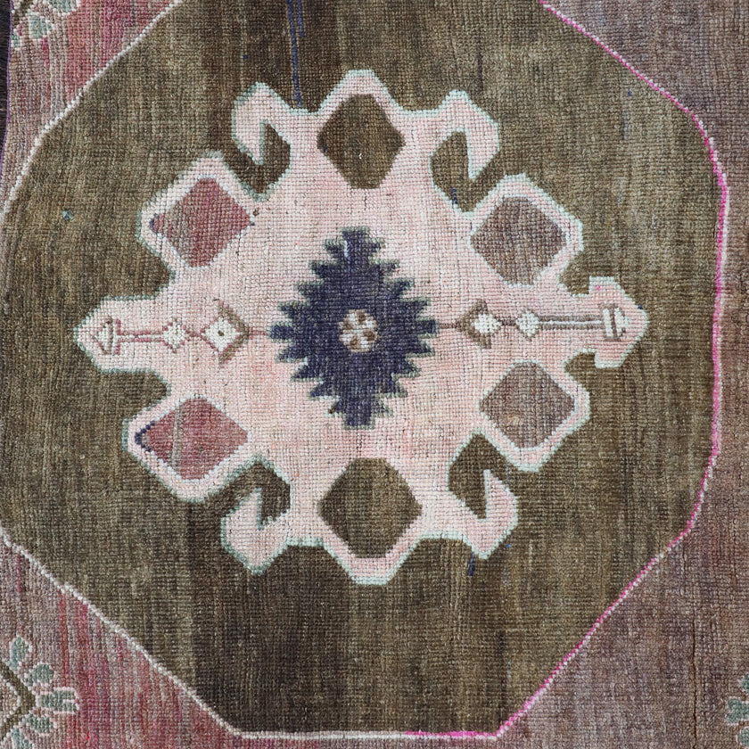 Z272 Handwoven Vintage Rug 4'1x6’4