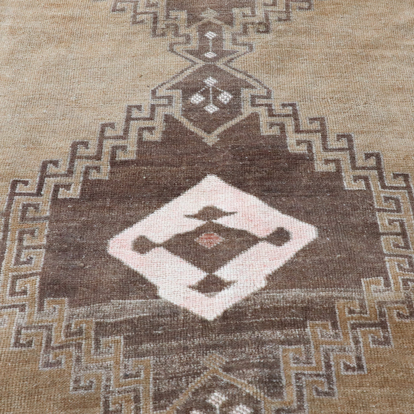 Z316 Handwoven Vintage Rug 3'5 x 6’2