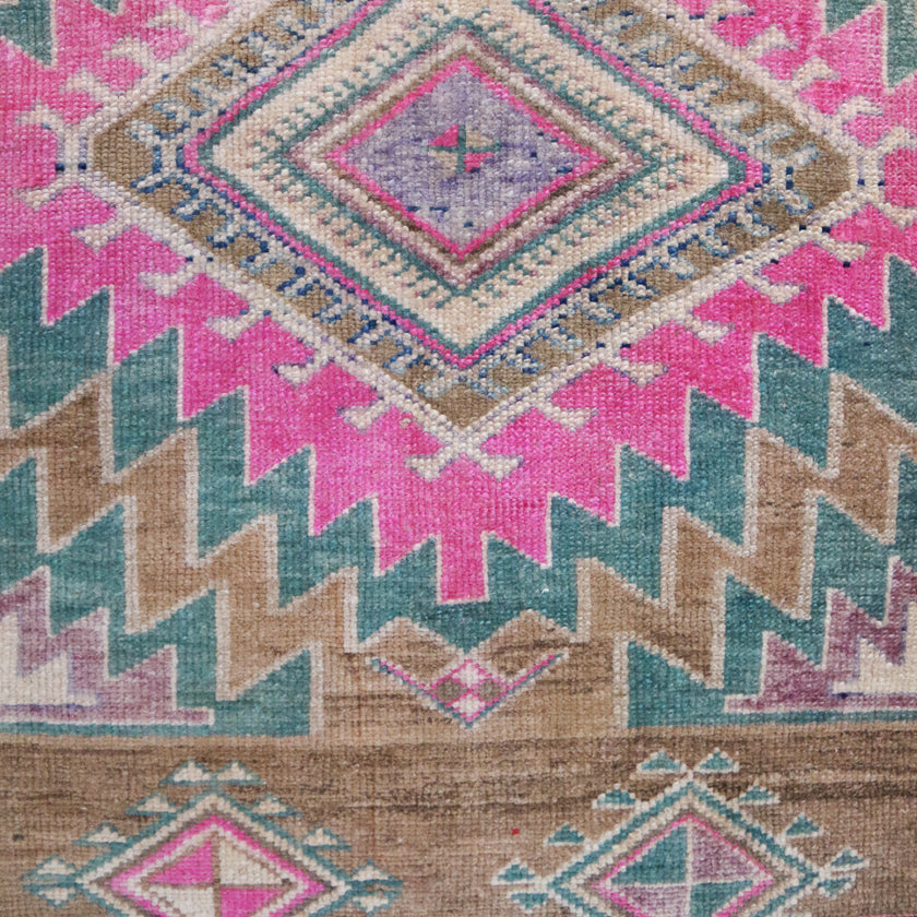 Z320 Handwoven Vintage Rug 2'5 x 8’7