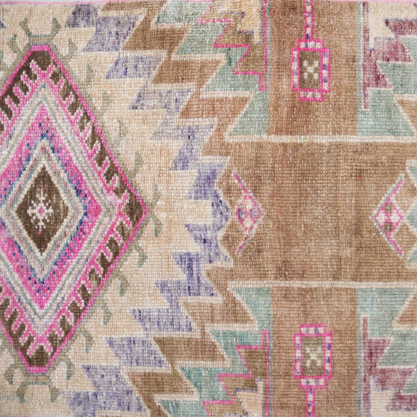 Z320 Handwoven Vintage Rug 2'5 x 8’7