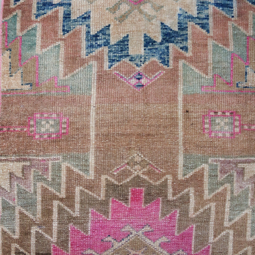 Z320 Handwoven Vintage Rug 2'5 x 8’7