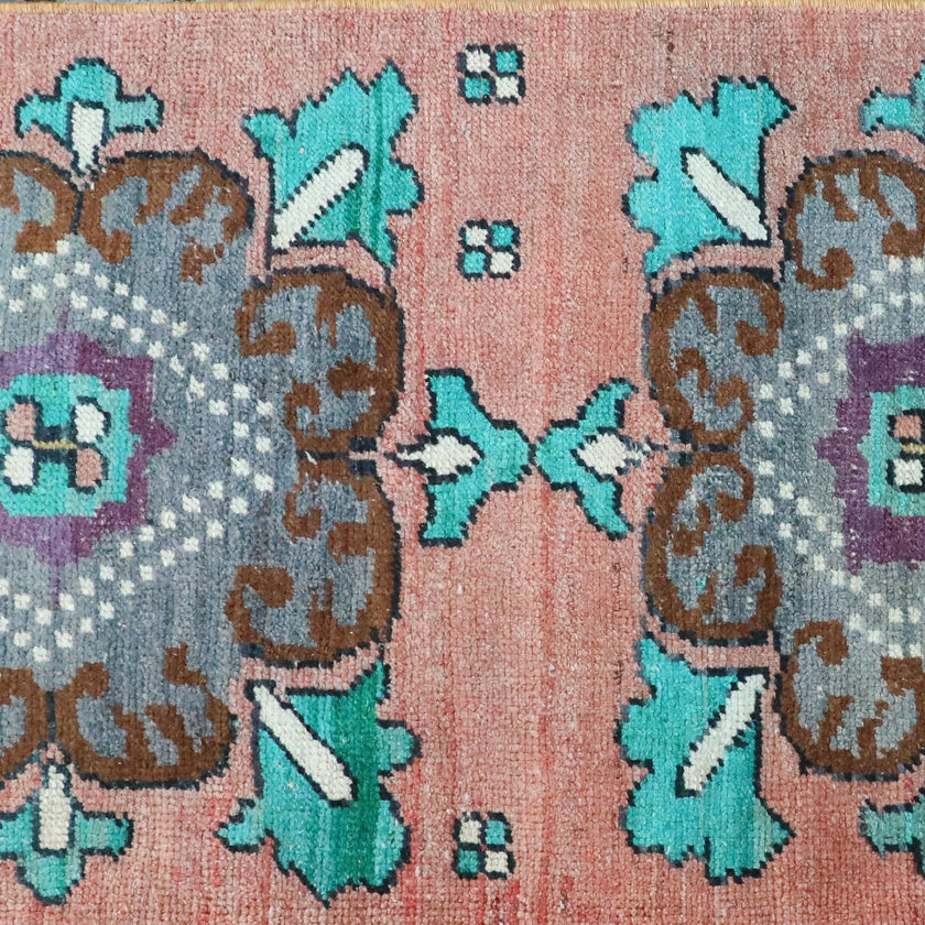 Z333 Handwoven Vintage Rug 1’10 x 10’10