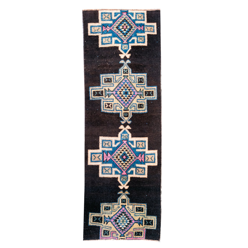 Z334 Handwoven Vintage Rug 2'7x7’8