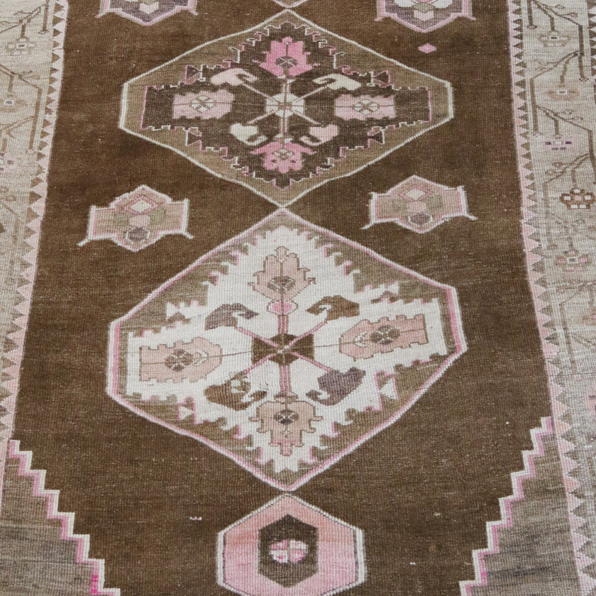 Z337 Handwoven Vintage Rug 5'7x10’2