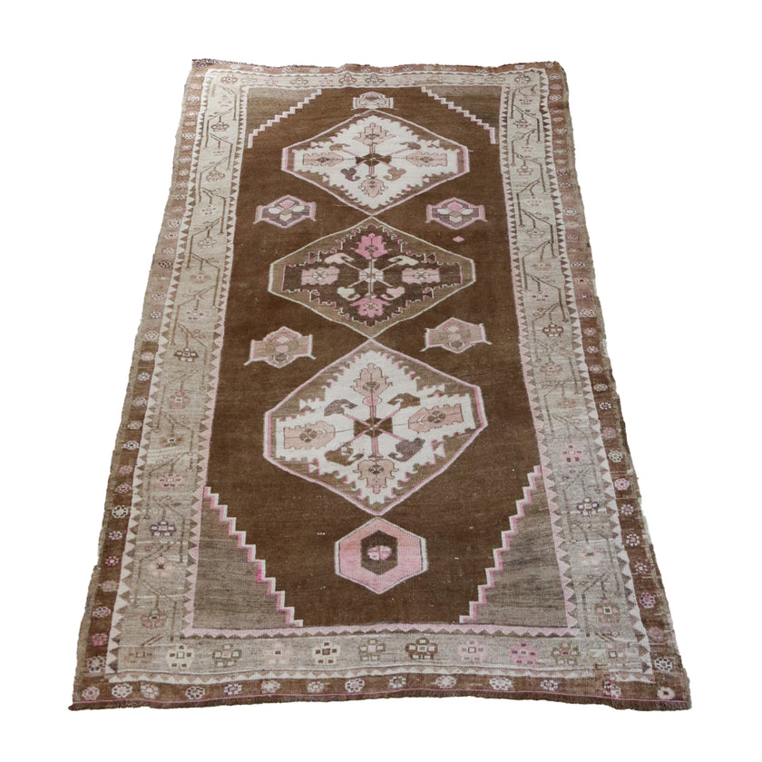 Z337 Handwoven Vintage Rug 5'7x10’2