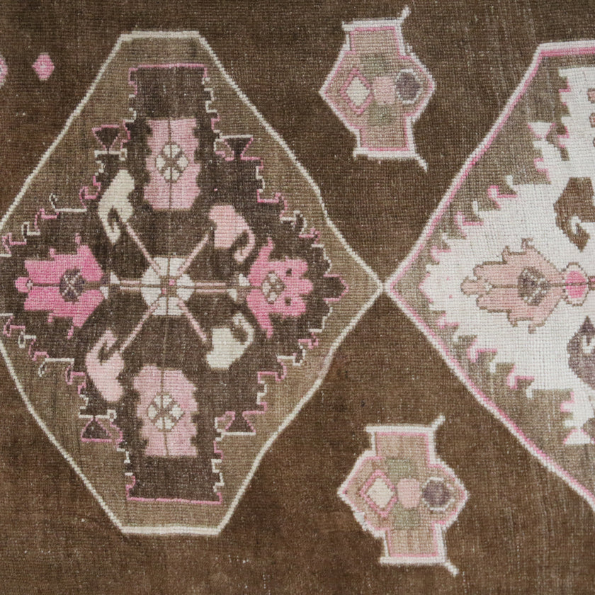 Z337 Handwoven Vintage Rug 5'7x10’2