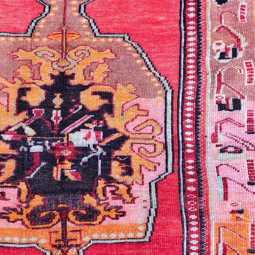 Z345 Handwoven Vintage Rug 4'9 x 7’9