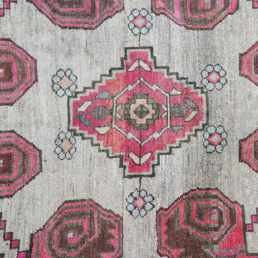 Z347 Handwoven Vintage Rug 5'9 x 7’3