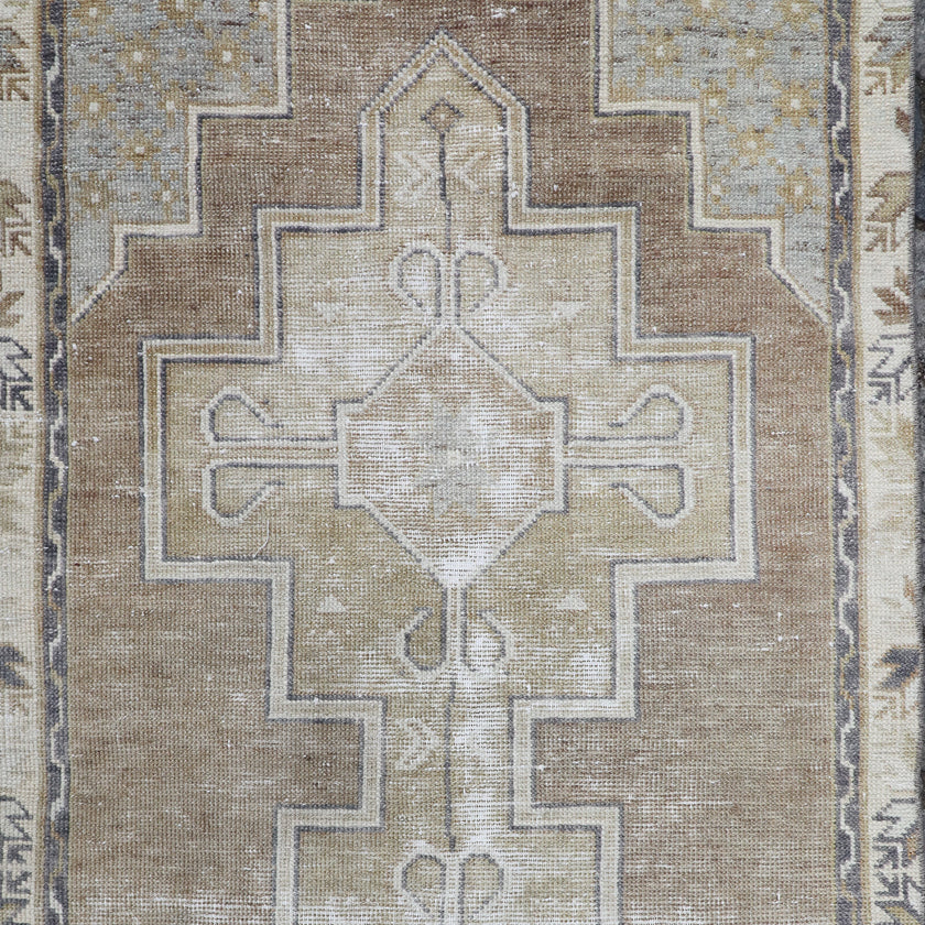 Z396 Handwoven Vintage Rug 2’10 x 6'10