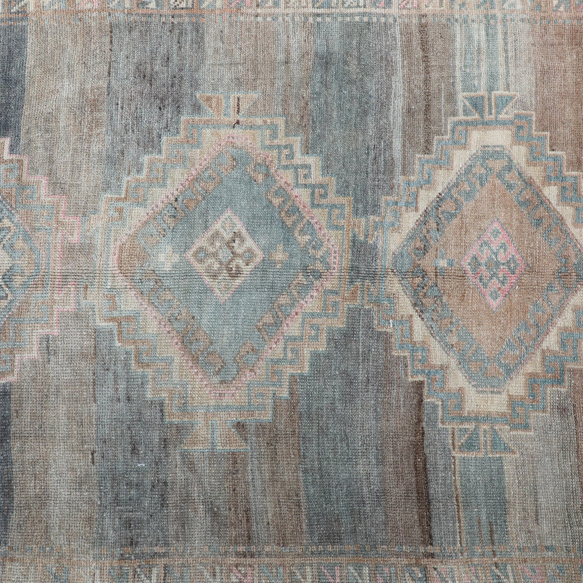 Z406 Handwoven Vintage Rug 5'7x10’11