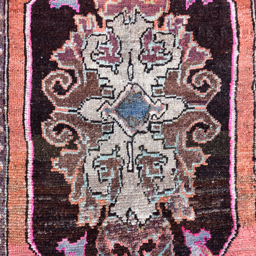Z426 Handwoven Vintage Rug 3'5 x 7’10