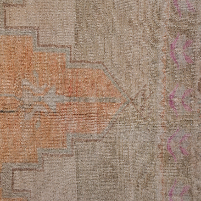 Z448 Handwoven Vintage Rug 8'3 x 4’8