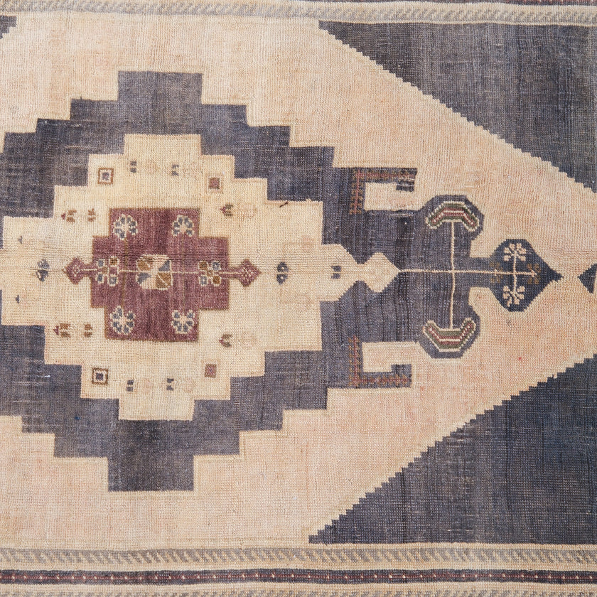 Z456 Handwoven Vintage Rug 9’6 x 5’7