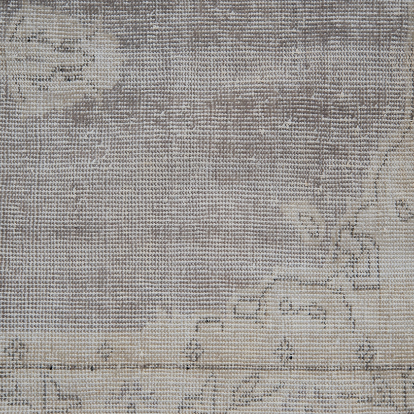Z462 Handwoven Vintage Rug 10’9 x 2’8