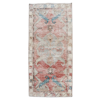 Z493 Handwoven Vintage Rug 2'8 x 5’8