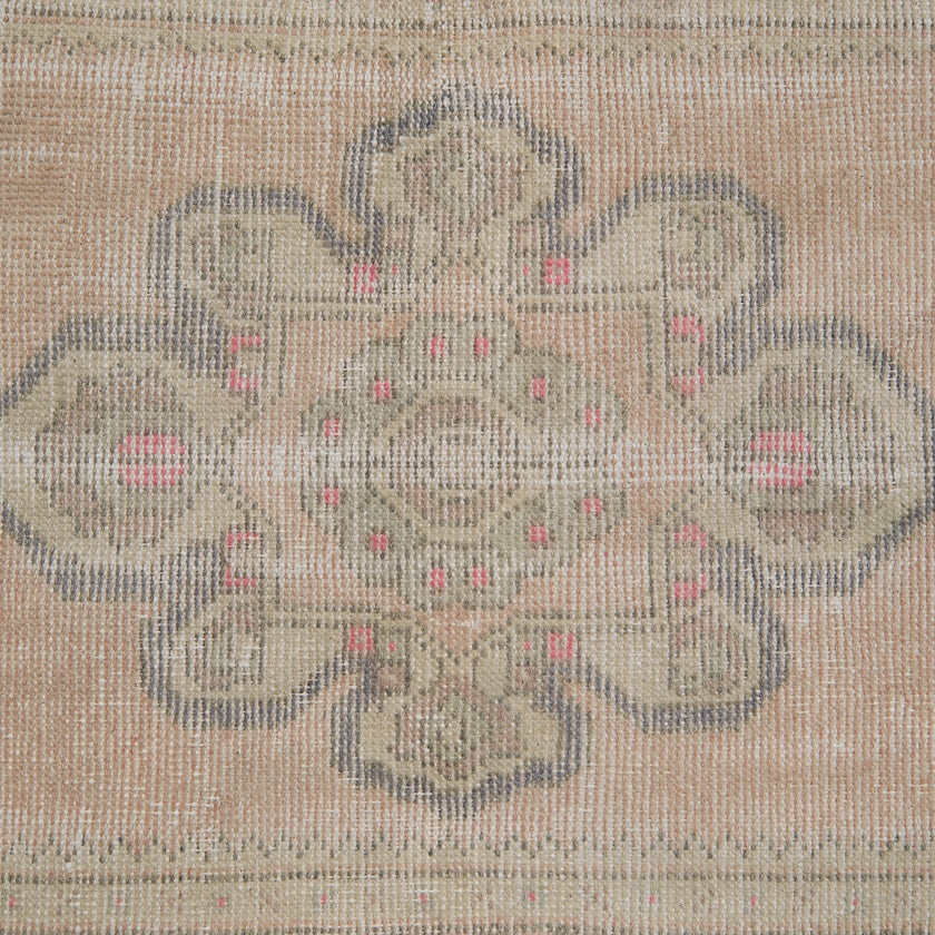Z495 Handwoven Vintage Rug 2'8 x 9’1