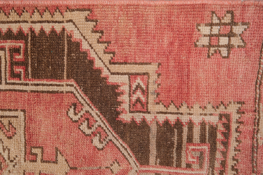 Z510 Handwoven Vintage Rug 2 x 5’7